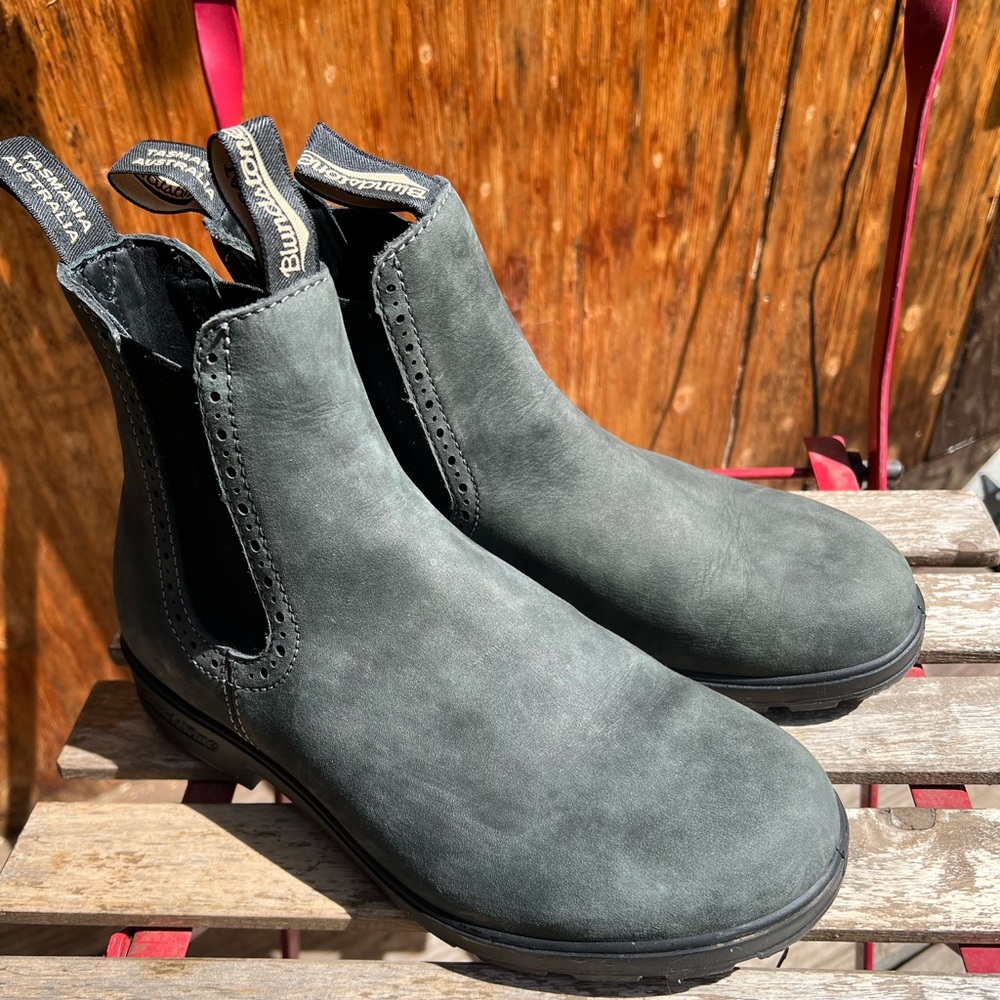 Blundstone Women’s US 9.5 Rustic Black High Top Chelsea Boots (AU 6.5)